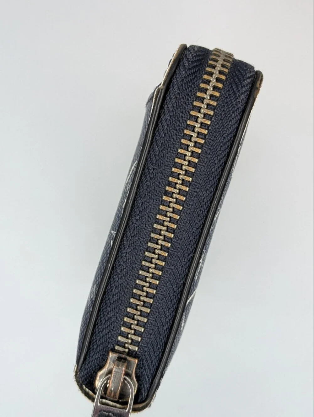 Michael Kors Wallet Mens Grant Tech Zip Around Navy Blue White Palm Tree design
